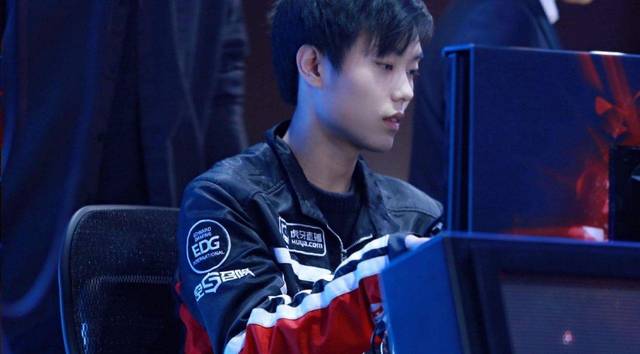 赛中大放异 赛中大放异